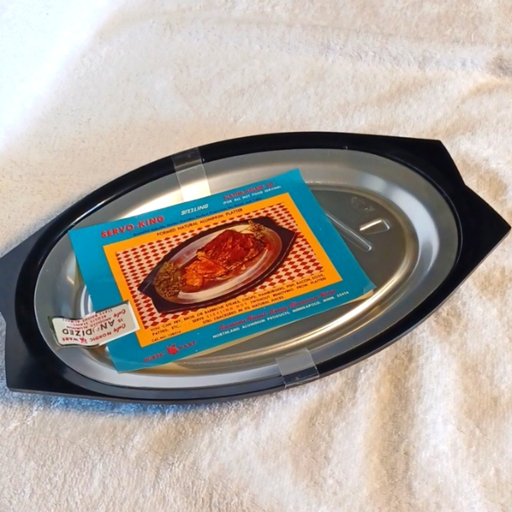 Nordic Ware servo-ware platter and holder new vintage steak plate